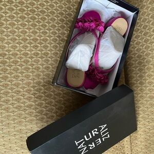 6 1/2 Naturalizer sandals